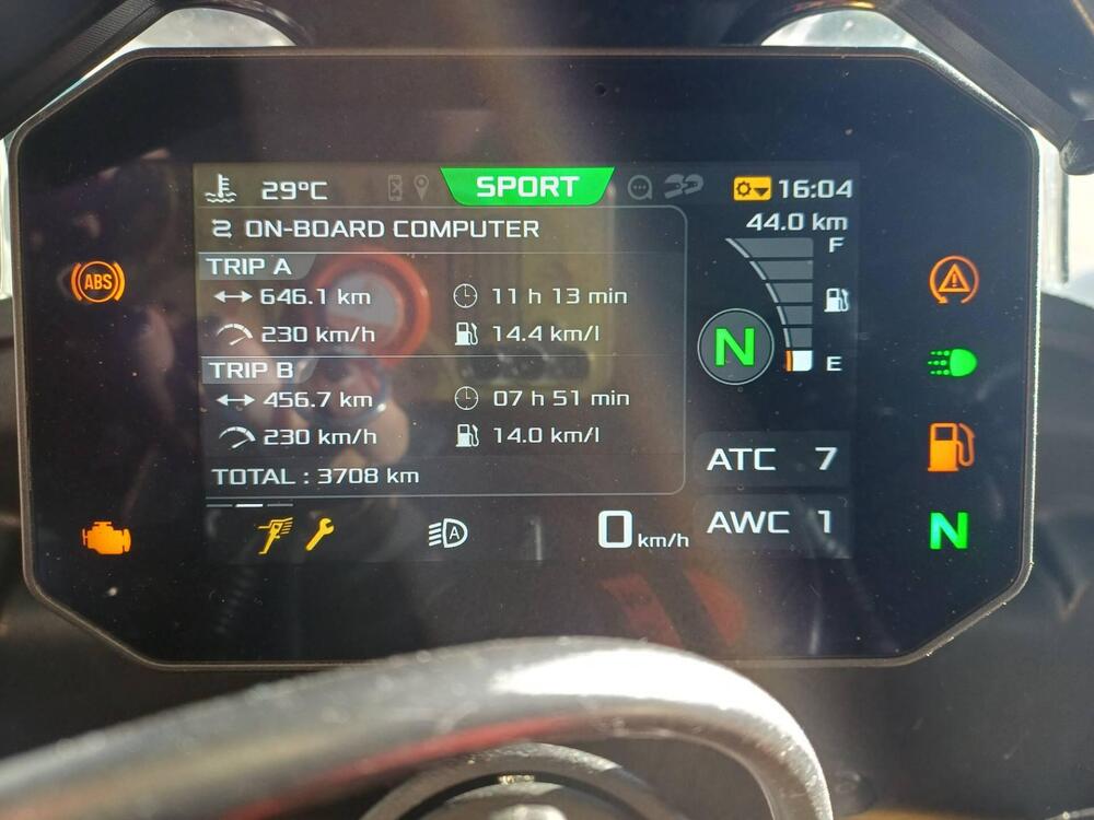 Aprilia Tuono V4 Factory (2025 - 26) (3)