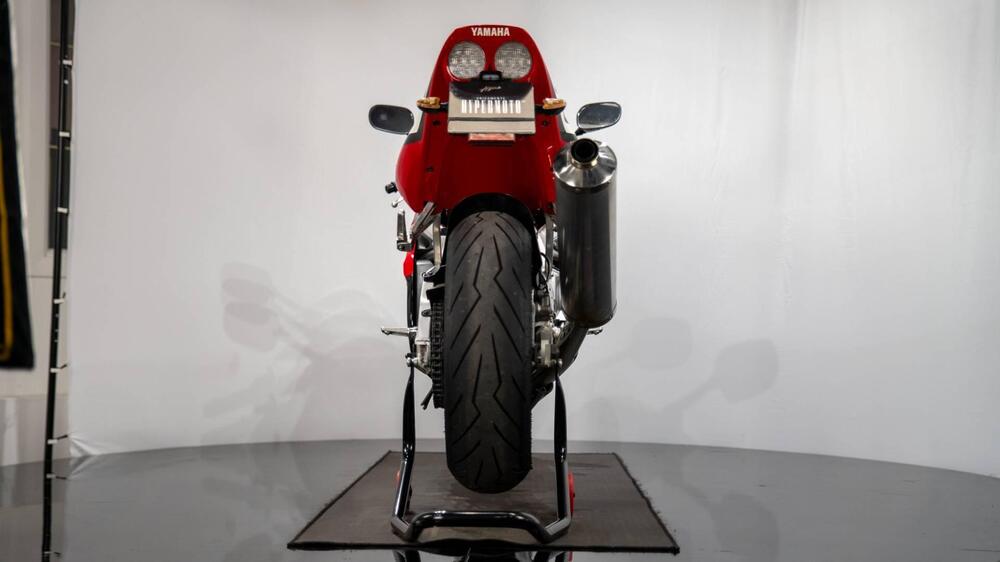 Yamaha YZF R6 (2001 - 02) (4)