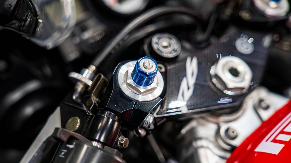 Yamaha YZF R6 (2001 - 02) (13)