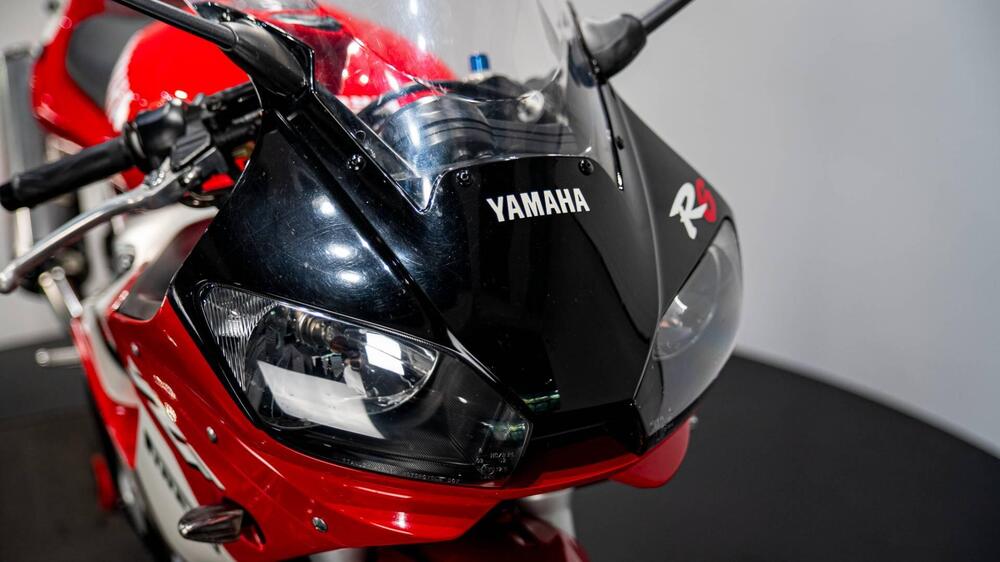Yamaha YZF R6 (2001 - 02) (17)
