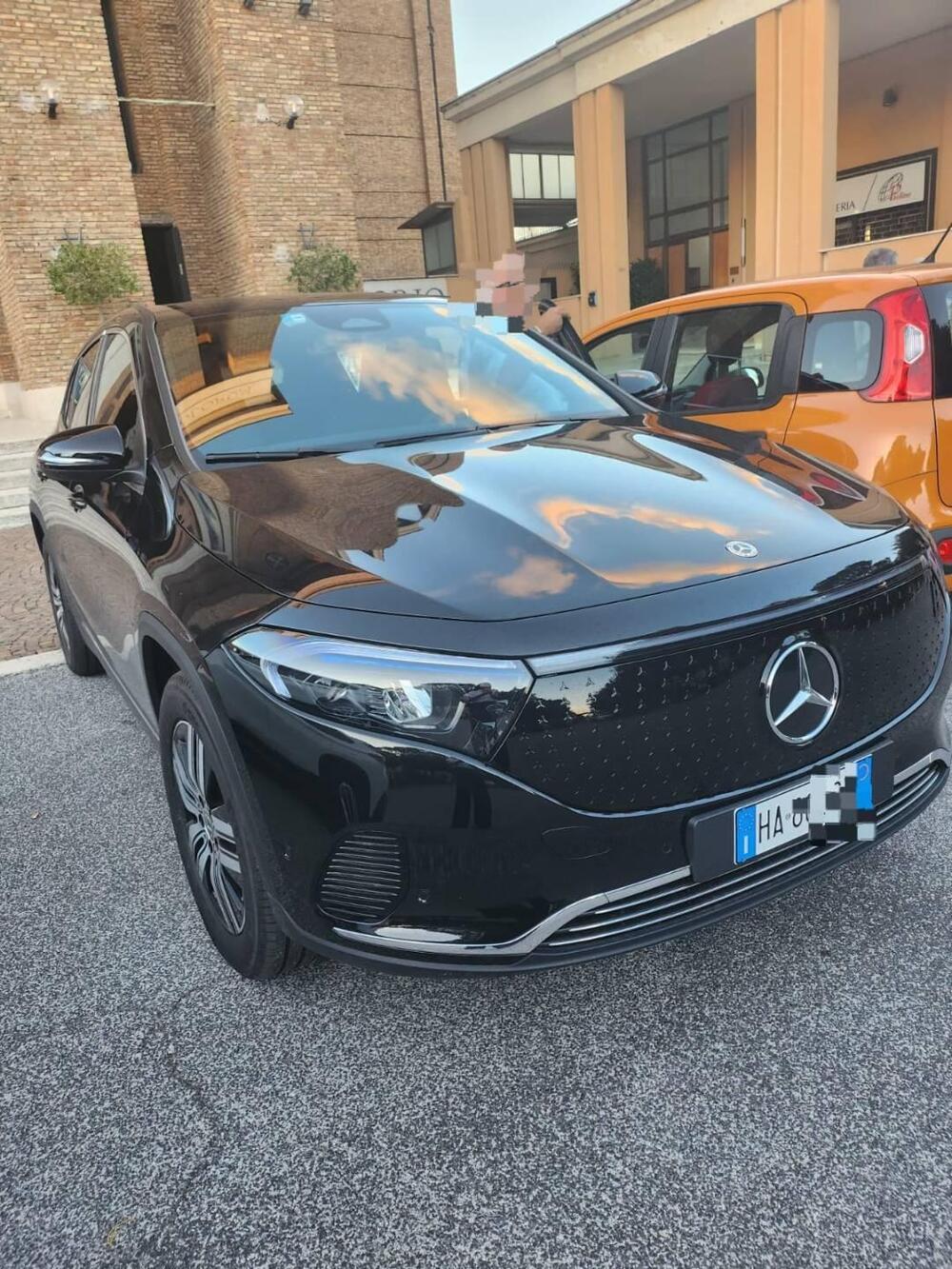 Mercedes-Benz EQA usata a Roma