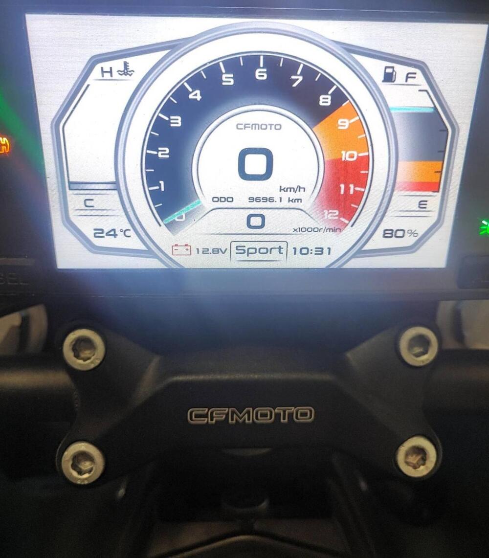 CFMOTO 300NK (2021 - 26) (4)