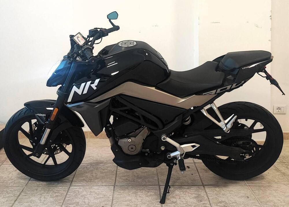 CFMOTO 300NK (2021 - 26) (2)