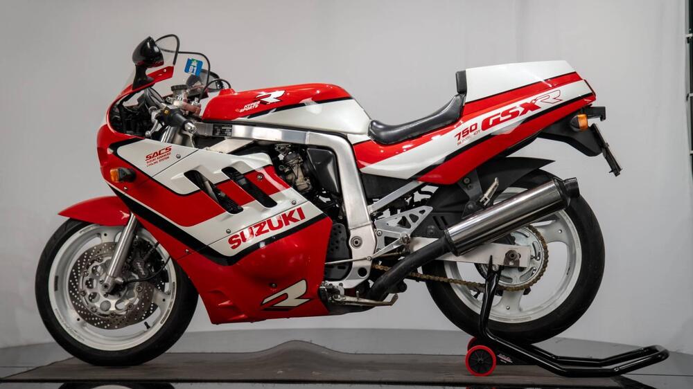 Suzuki GSX-R 750 (2)