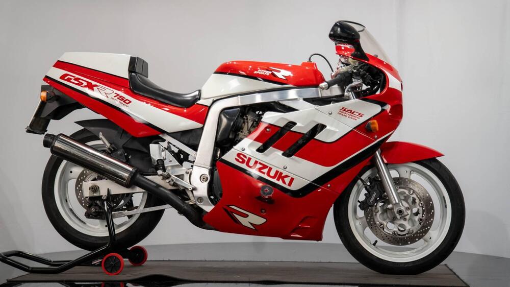 Suzuki GSX-R 750 (6)