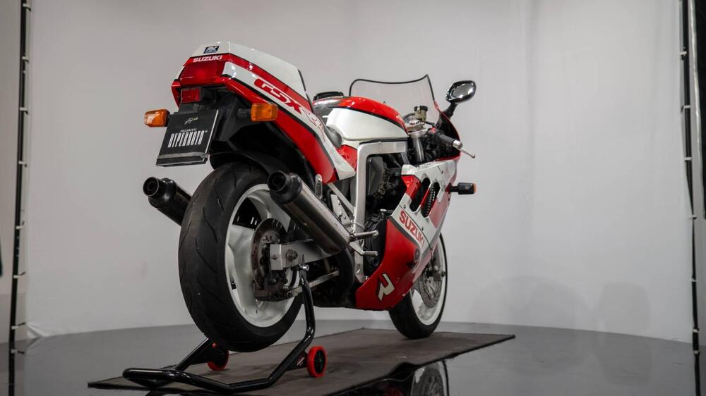 Suzuki GSX-R 750 (7)