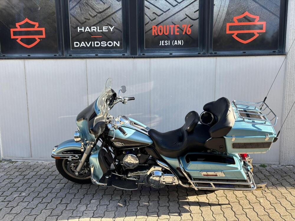 Harley-Davidson 1584 Electra Glide Ultra Classic (2008 - 13) - FLHTCU (2)