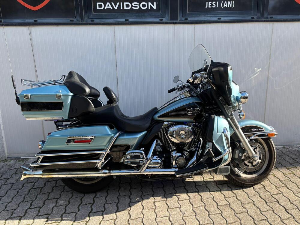 Harley-Davidson 1584 Electra Glide Ultra Classic (2008 - 13) - FLHTCU (10)