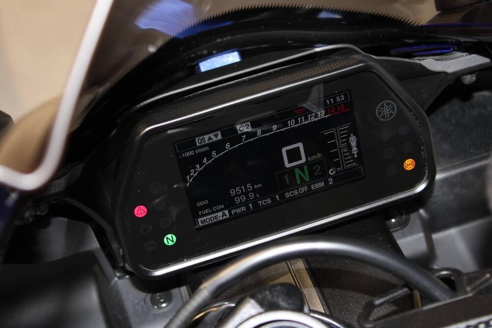 Yamaha YZF R1 (2020 - 25) (6)
