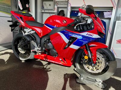 Honda CBR 600 RR (2024 - 25) nuova