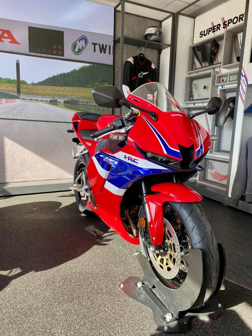 Honda CBR 600 RR (2024 - 26) (3)