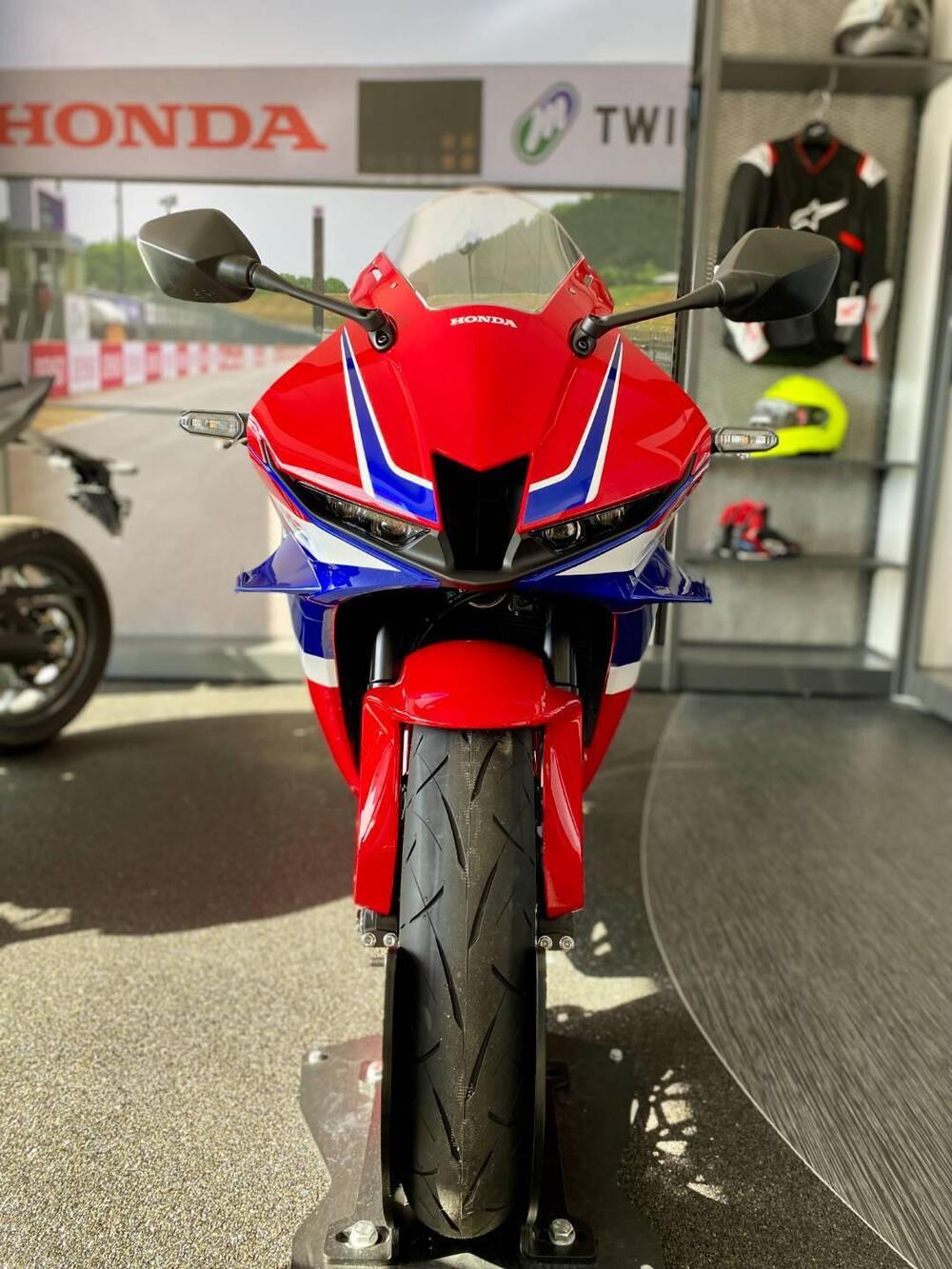 Honda CBR 600 RR (2024 - 26) (4)