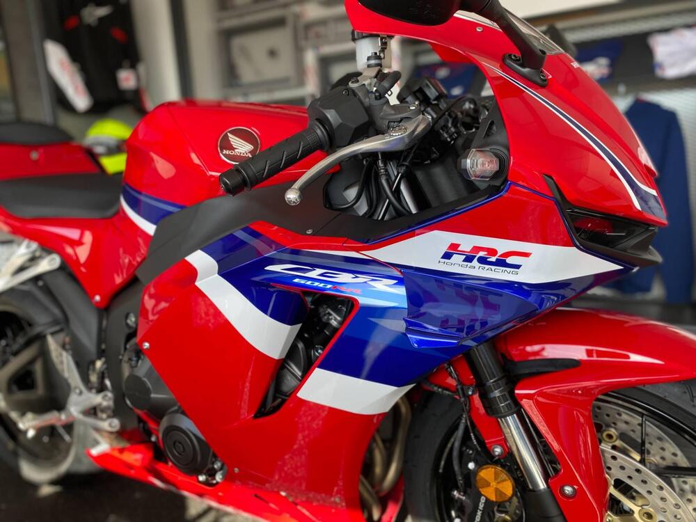 Honda CBR 600 RR (2024 - 26) (2)