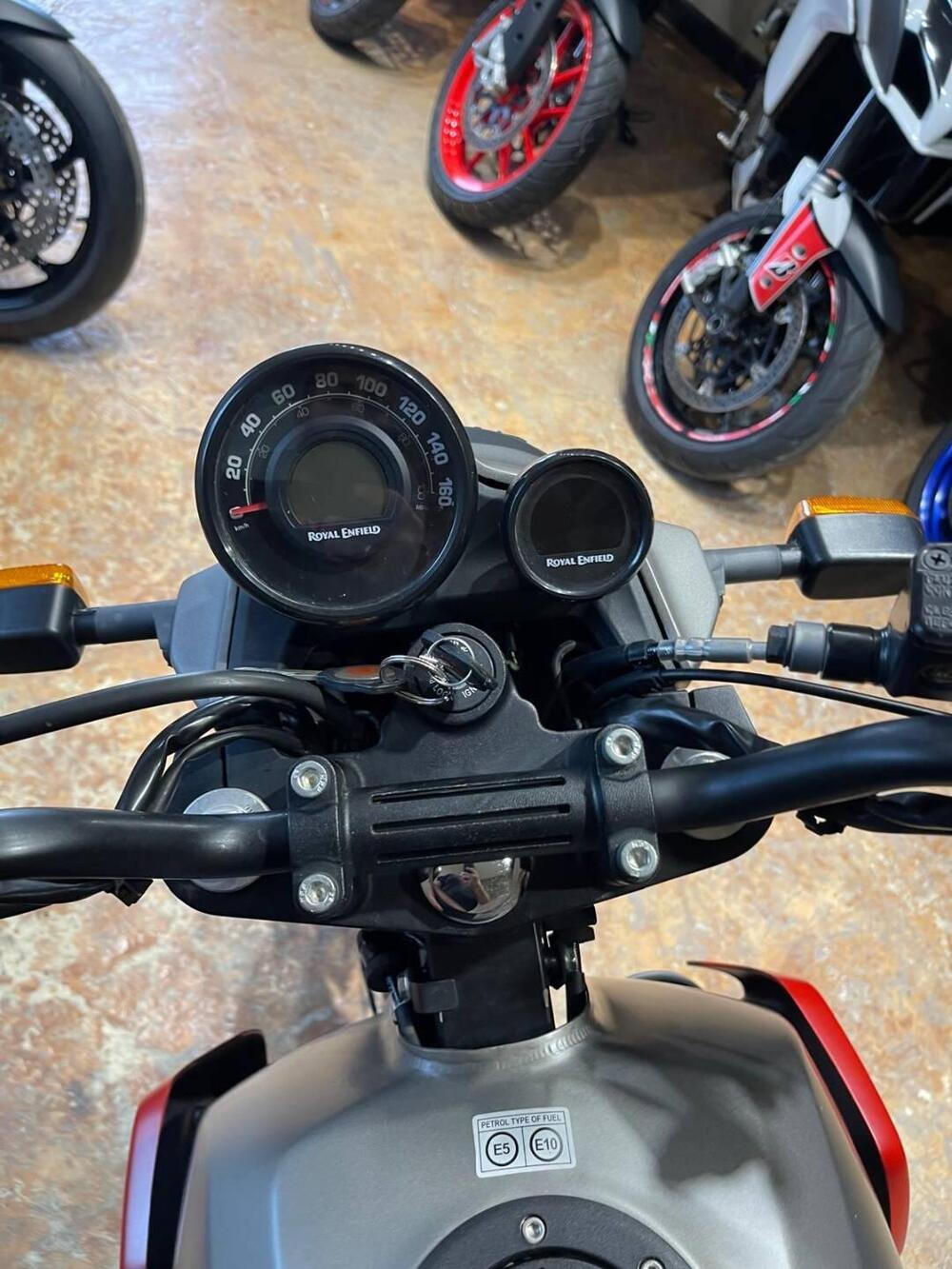 Royal Enfield Himalayan 411 (2021 - 24) (18)