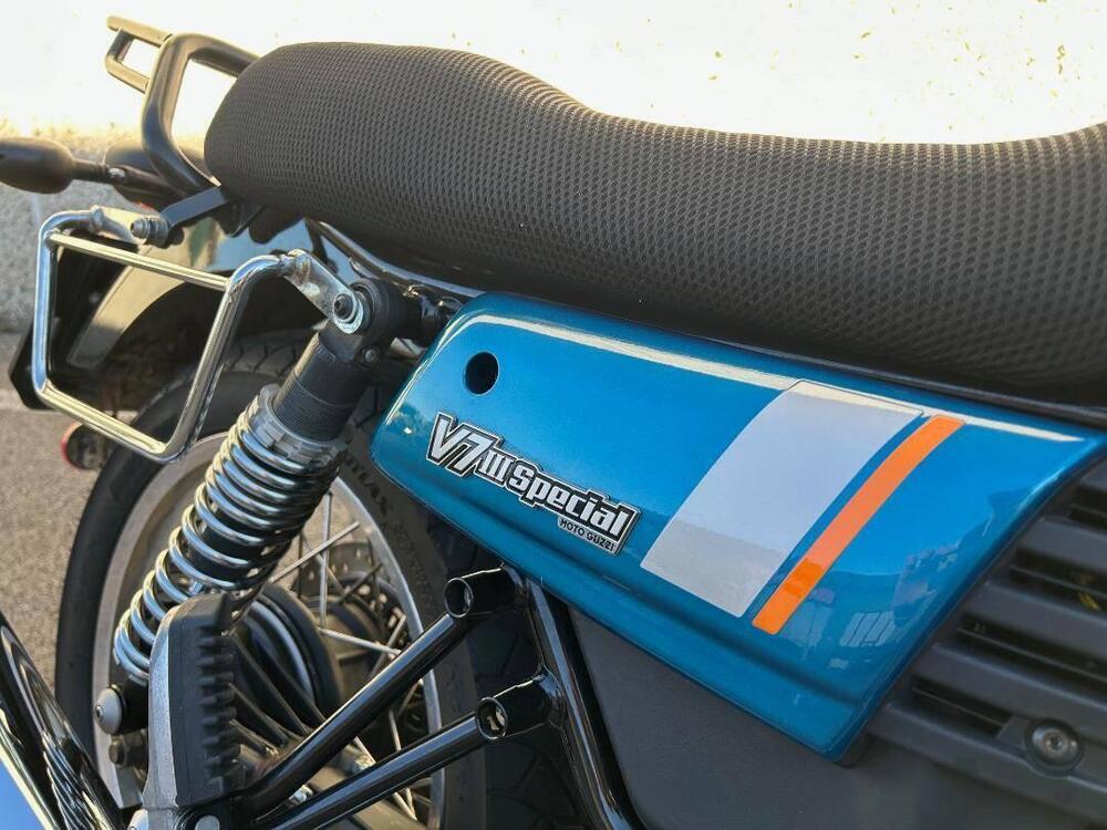 Moto Guzzi V7 III Special (2017 - 20) (4)