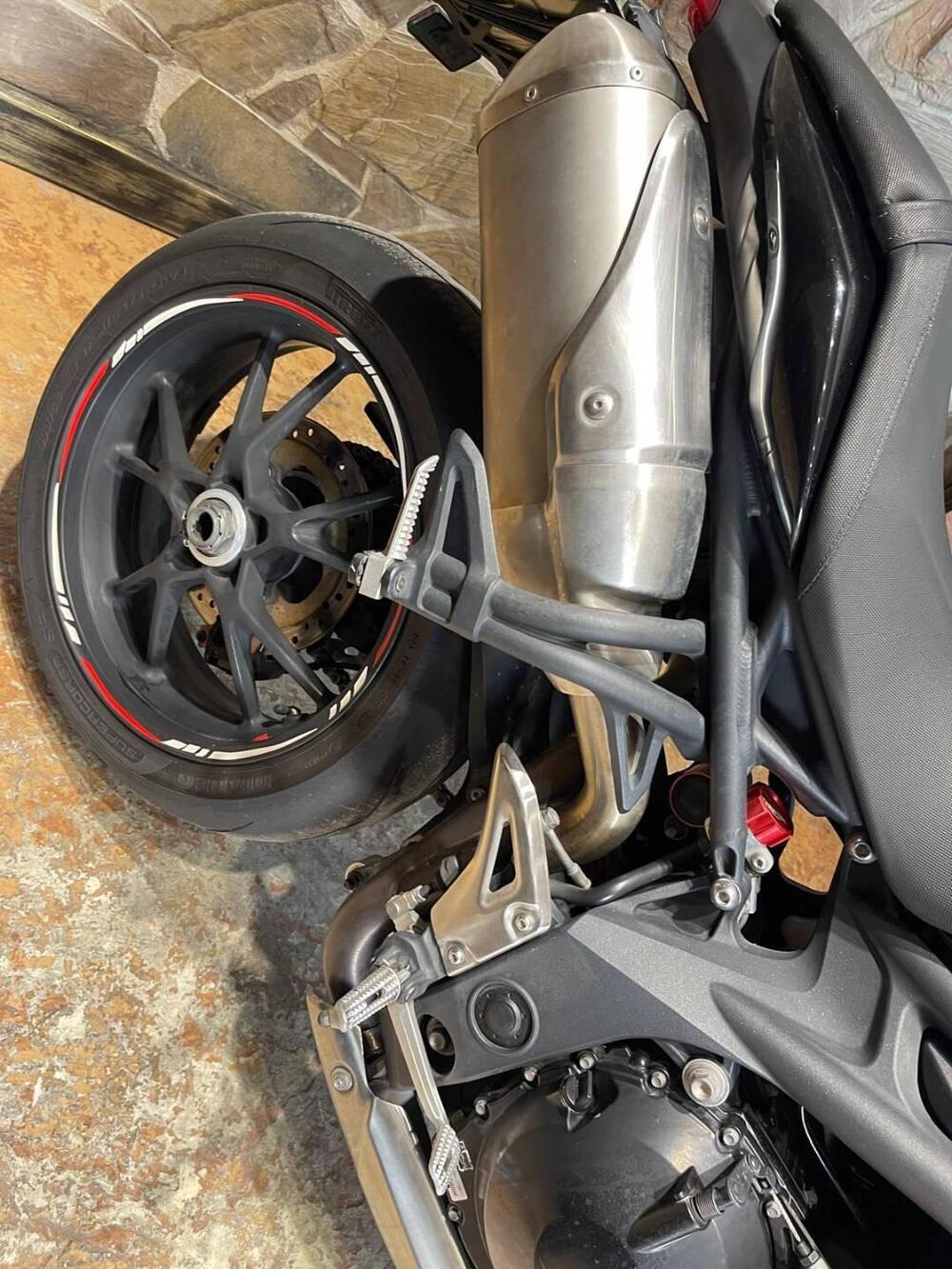 Triumph Speed Triple 1050 (2005 - 11) (9)