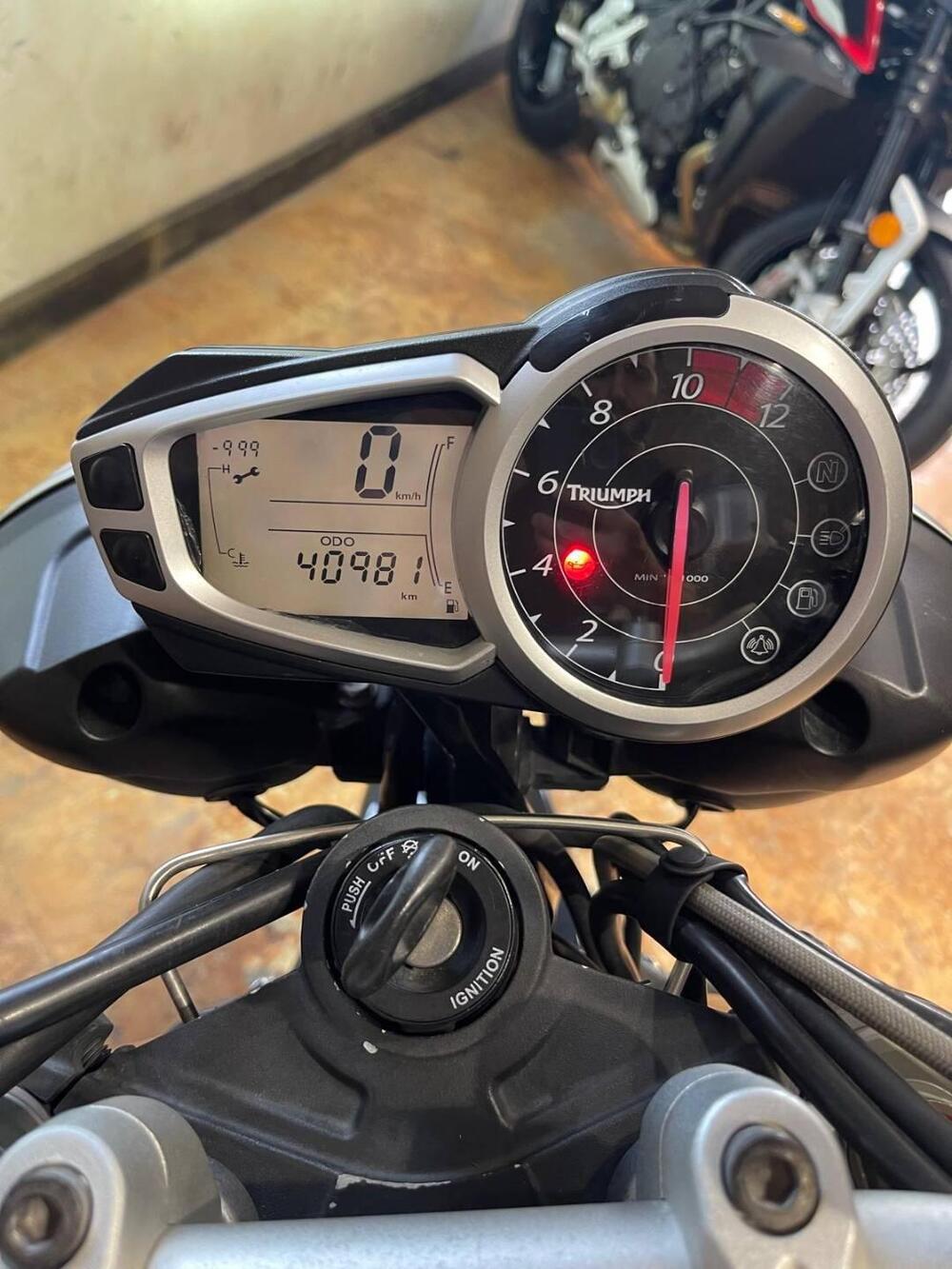 Triumph Speed Triple 1050 (2005 - 11) (17)