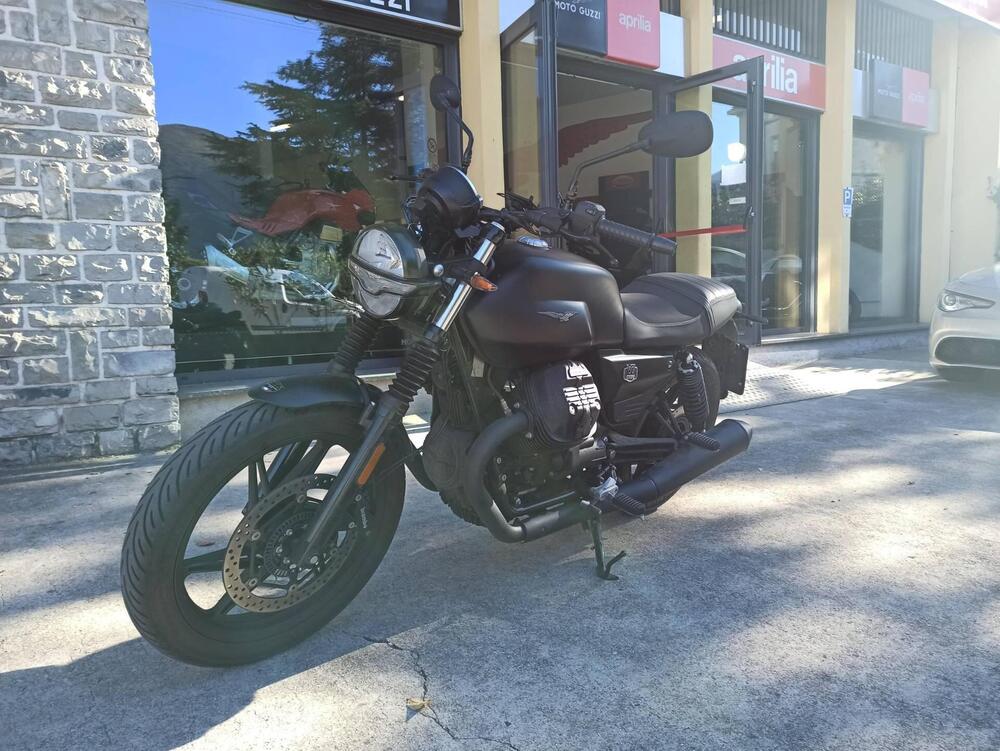 Moto Guzzi V7 Stone (2025 - 26) (4)