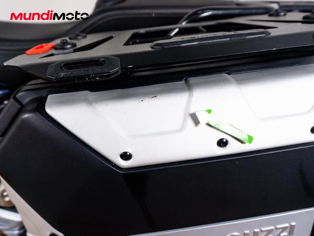 Moto Guzzi V85 TT (2024 - 26) (17)