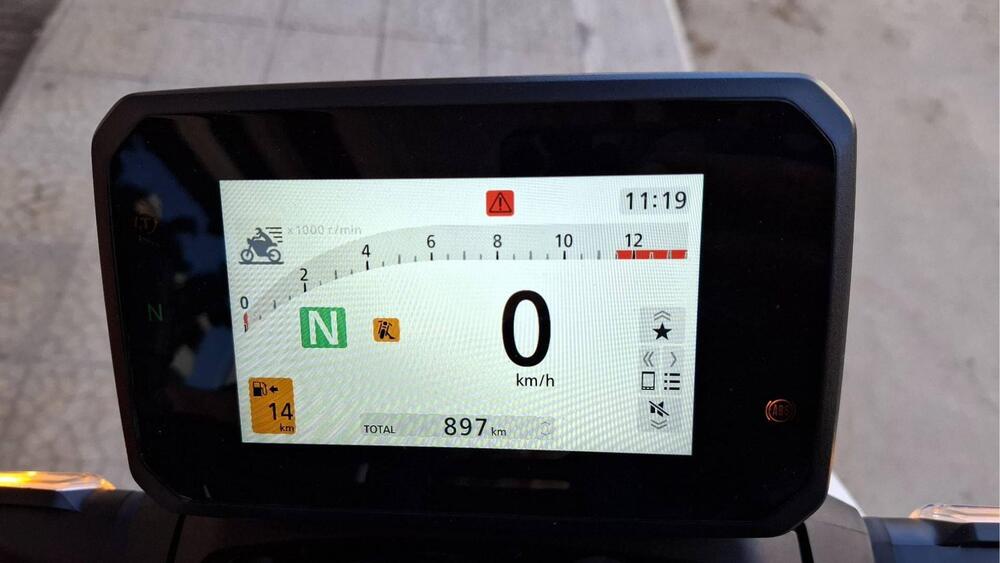 Honda CB 1000 Hornet (2025 - 26) (4)