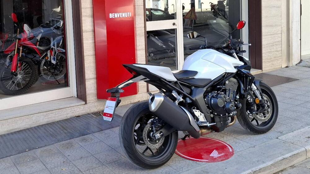 Honda CB 1000 Hornet (2025 - 26) (7)