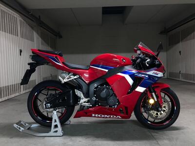 Honda CBR 600 RR (2024 - 25) usata