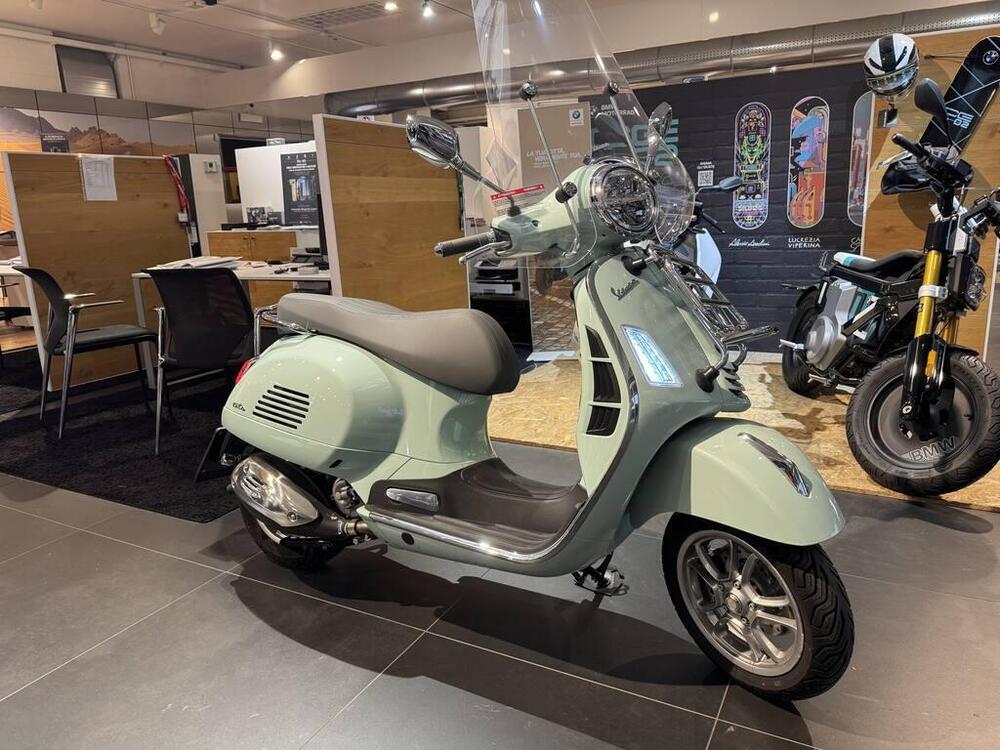 Vespa GTS 300 (2023 - 24)