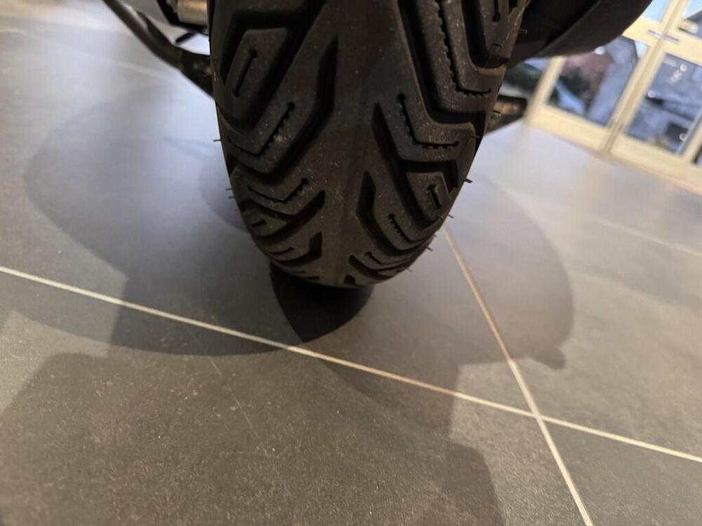 Vespa GTS 300 (2023 - 24) (12)