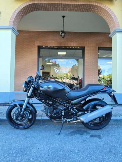 Ducati Monster 695 (2006 - 08) usata