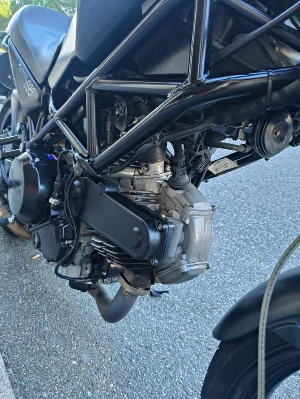 Ducati Monster 695 (2006 - 08) (8)