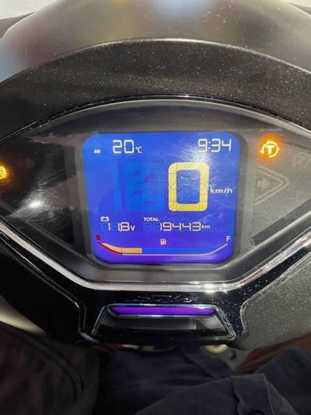 Honda SH 350 Sport (2021 - 24) (13)