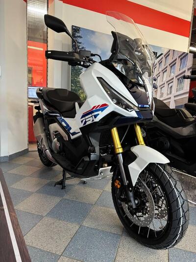 Honda X-ADV 750 Special Edition (2026) nuova