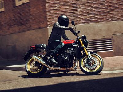Kawasaki Z900RS 2026: elettronica evoluta, prestazioni sportive e stile senza tempo [VIDEO e GALLERY]