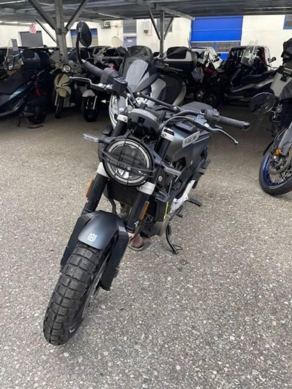 Husqvarna Svartpilen 401 (2020) (2)