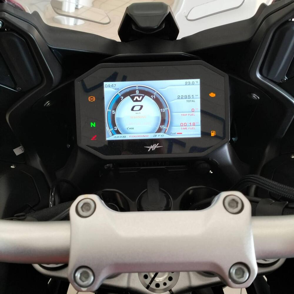 MV Agusta Turismo Veloce 800 Lusso SCS (2021 - 26) (7)
