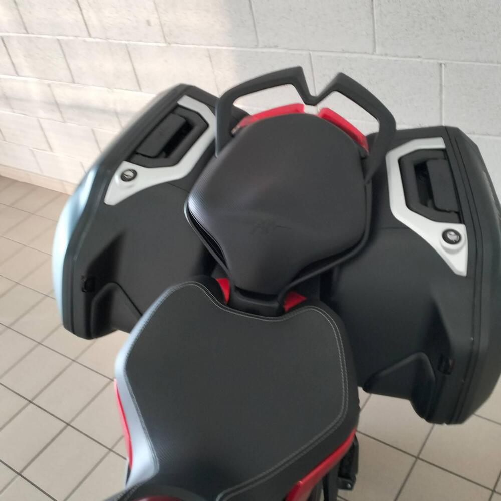 MV Agusta Turismo Veloce 800 Lusso SCS (2021 - 26) (10)