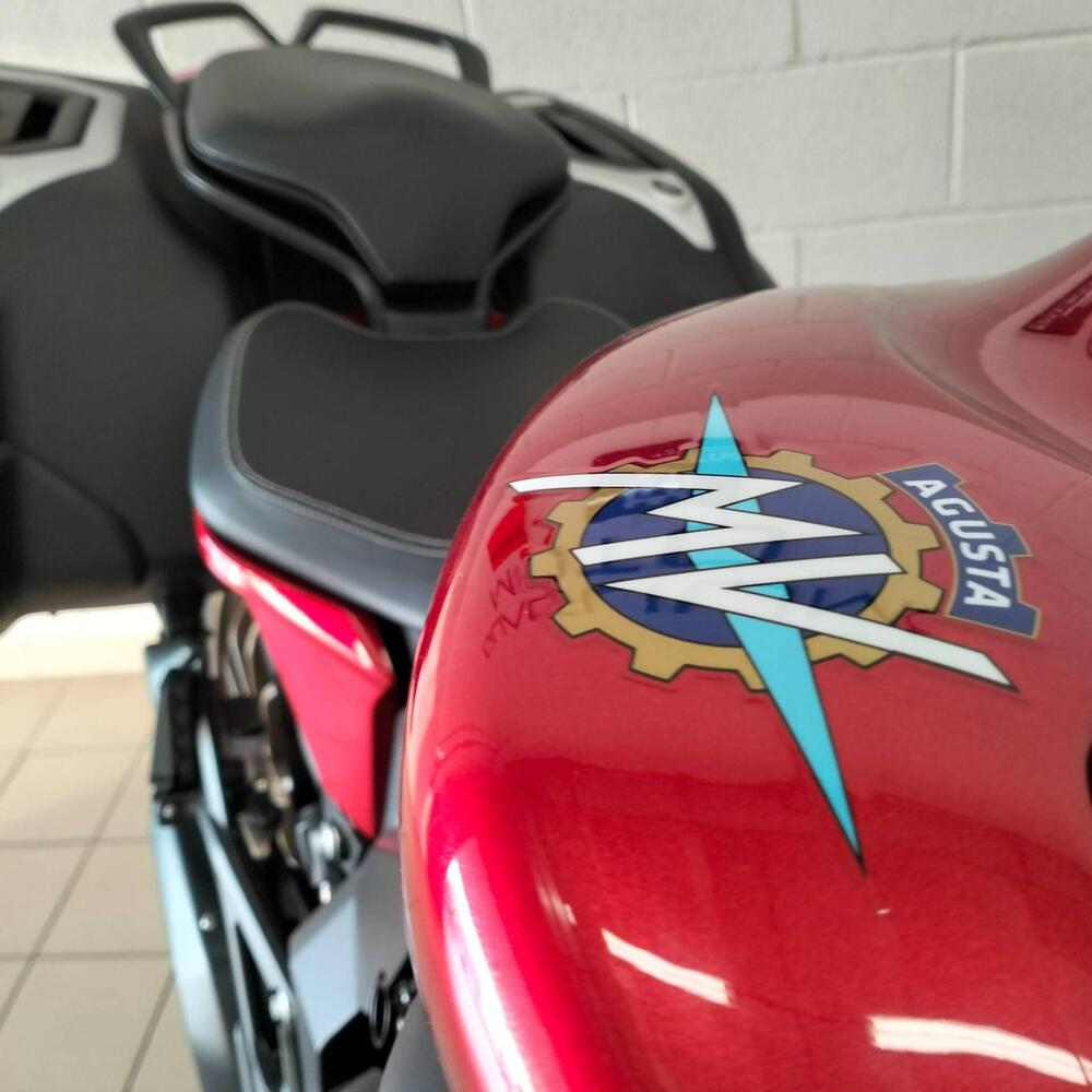 MV Agusta Turismo Veloce 800 Lusso SCS (2021 - 26) (14)