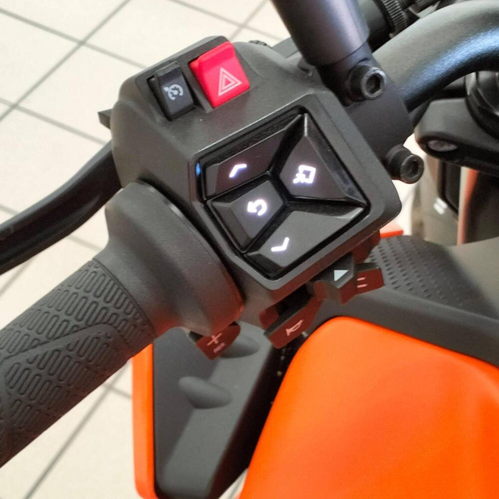 KTM 990 Duke (2024 - 26) (6)