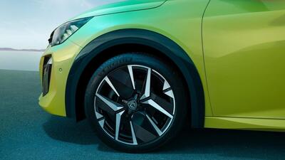 Nuova Peugeot E-208: sar&agrave; la prima elettrica con piattaforma STLA-Small, fino a 500 km per meno di 25.000 euro