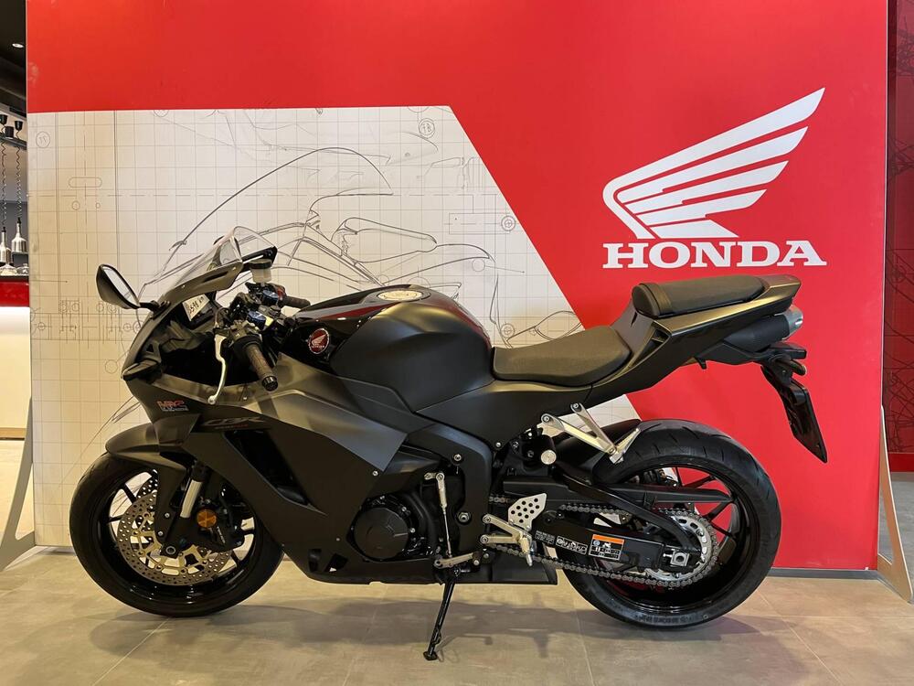 Honda CBR 600 RR (2024 - 26) (2)