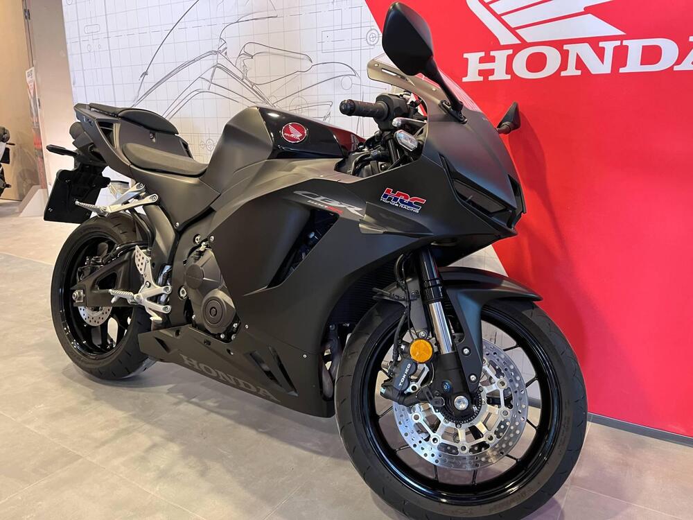 Honda CBR 600 RR (2024 - 26) (3)