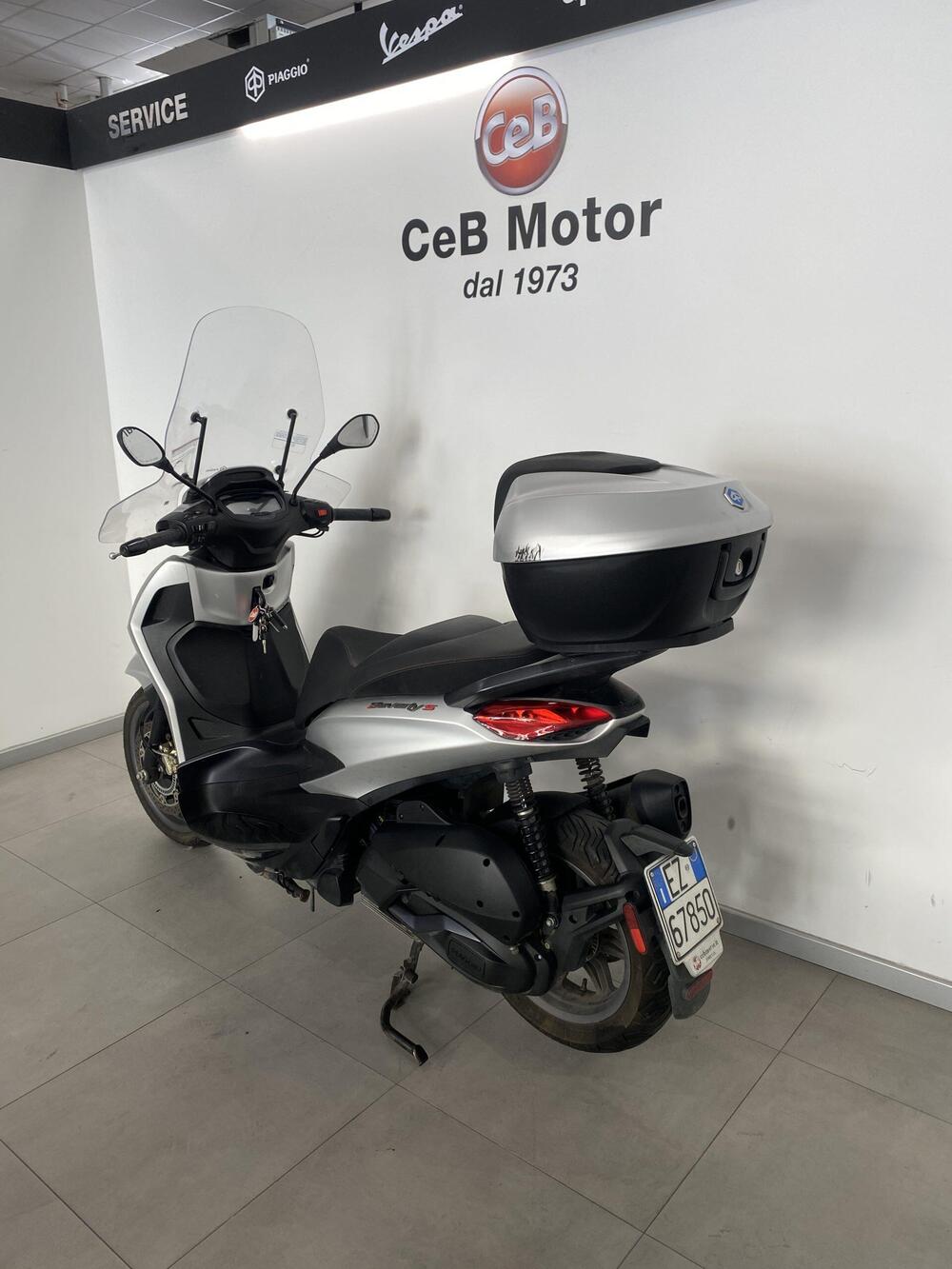 Piaggio Beverly 300 ABS-ASR (2021 - 25) (3)