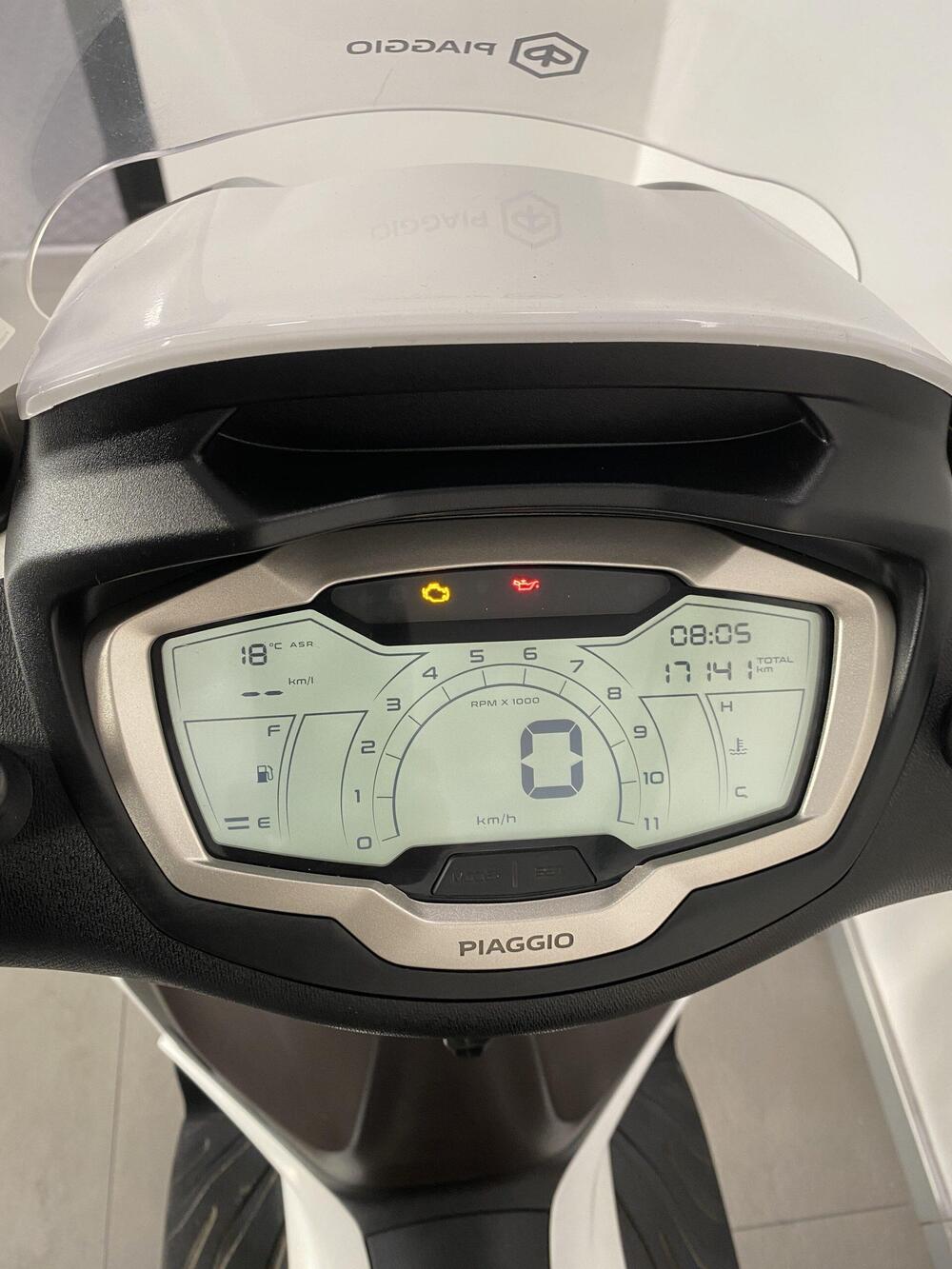 Piaggio Beverly 400 ABS-ASR (2021 - 24) (2)