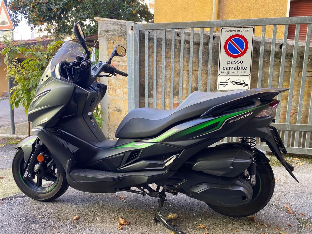 Kawasaki J 300 (2017 - 21) (3)