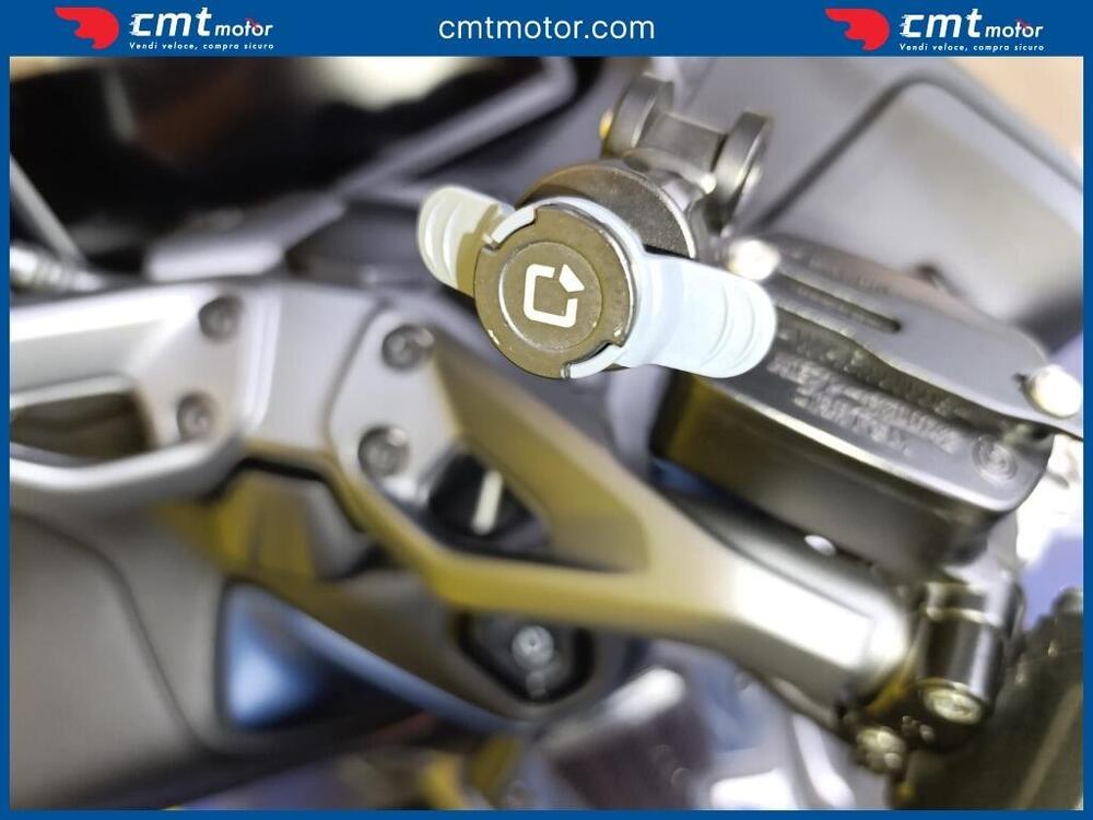 Yamaha T-Max 560 (2022 - 24) (11)