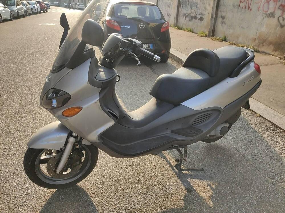 Piaggio X9 200 Evolution (3)