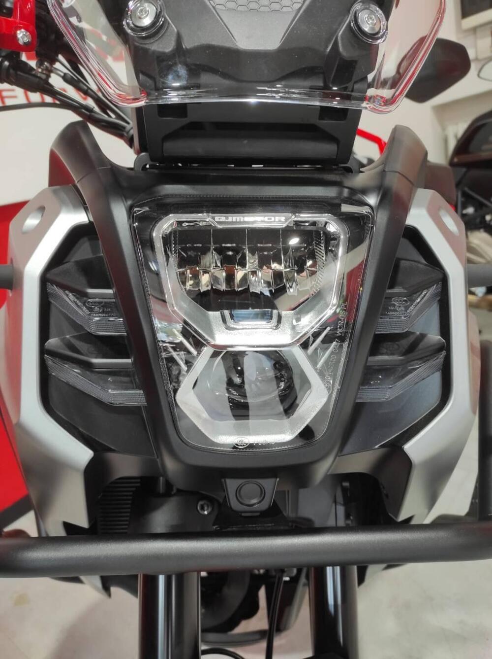 QJ Motor SVT 650 X (2025 - 26) (4)