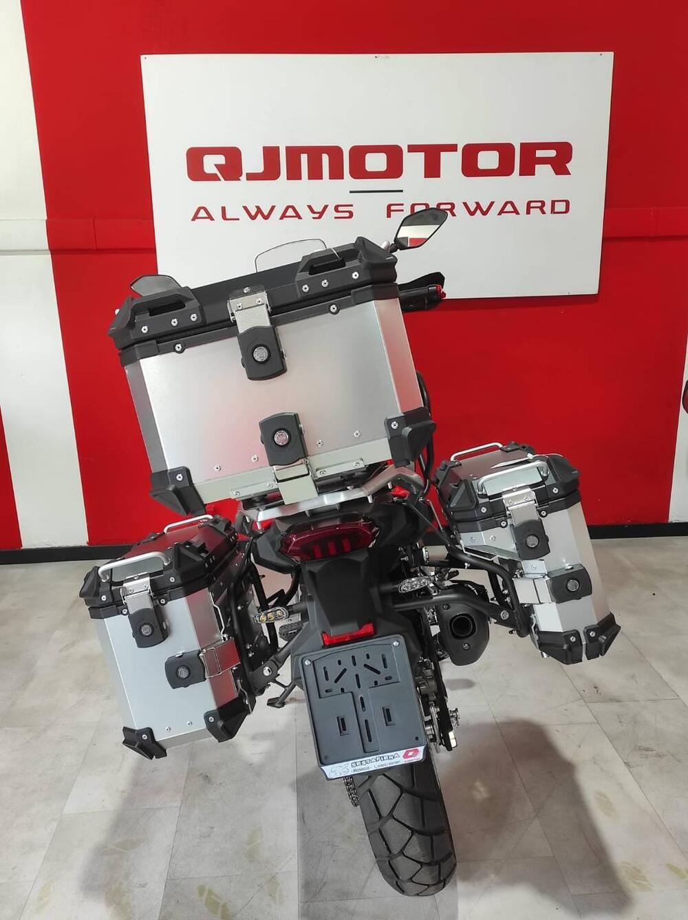 QJ Motor SVT 650 X (2025 - 26) (3)