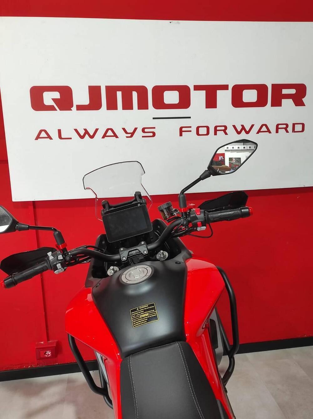 QJ Motor SVT 650 X (2025 - 26) (6)