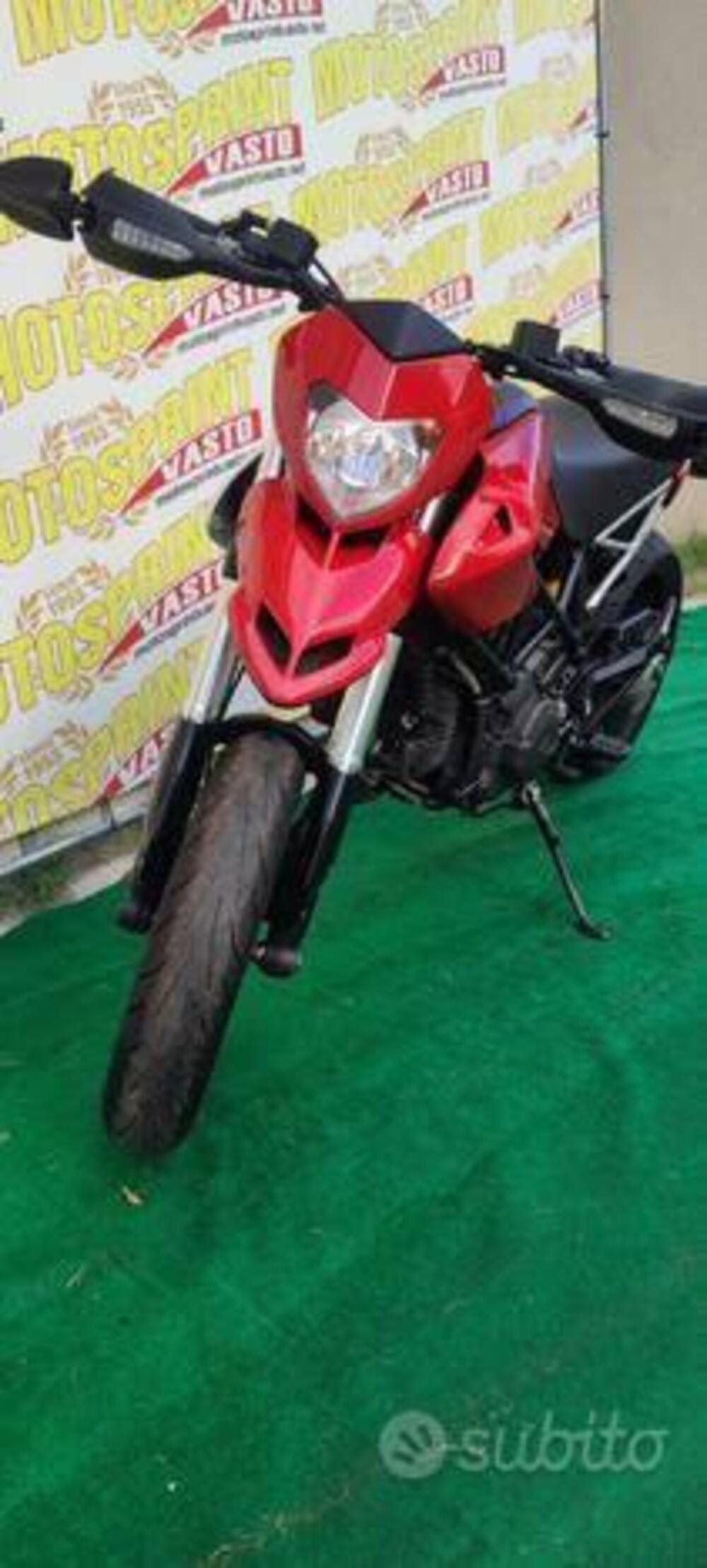 Ducati Hypermotard 796 (2012) (2)